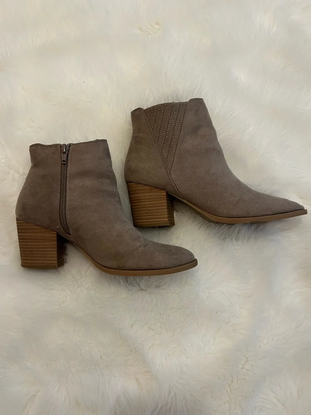 LC Lauren Conrad Finger Gore Ankle Boots